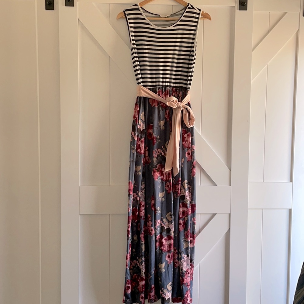 Reb in J floral maxi maternity dress